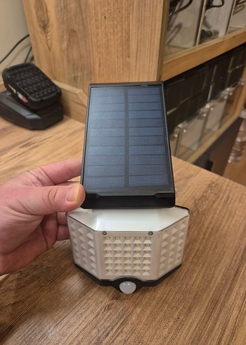 Solar Lamba Projektör | Güneş Şarjlı LED IP68 | Uzaktan Kontrol - Görsel 2