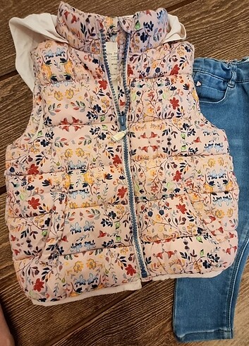 Zara yelek ve kot pantalon