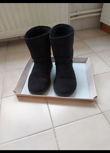 Ugg 39