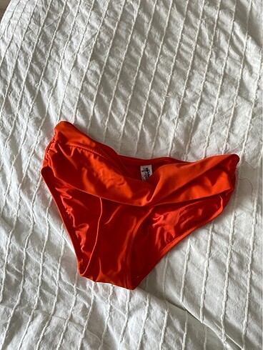 Ortabel turuncu koton bikini altı?