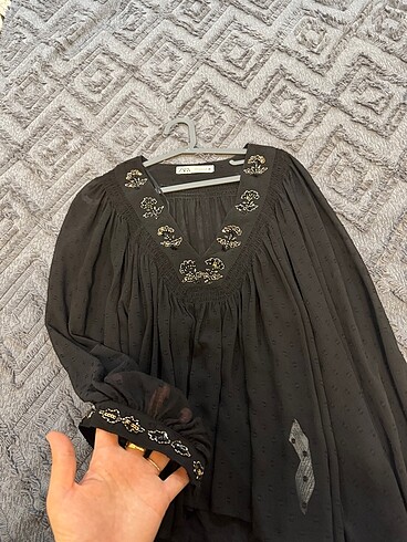 Sifon işlemeli bluz