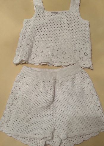 Beyaz Dantelli Nakışlı Kolsuz Bebek Kız Takımı