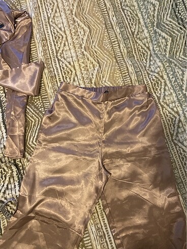 m Beden Trendyol saten pijama takımı