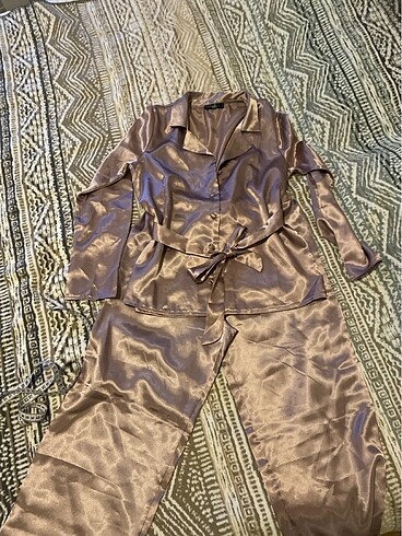 Trendyol saten pijama takımı