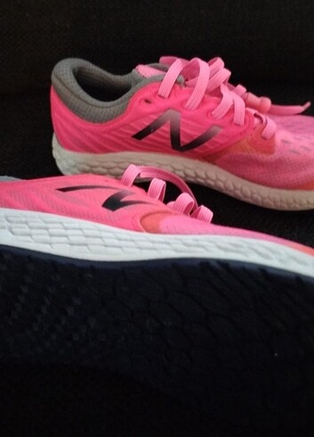 30 Beden New Balance Kız Çocuk Spor Ayakkabı