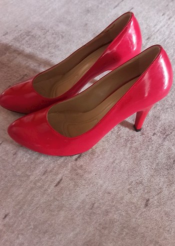 Klasik Kırmızı Rugan Stiletto