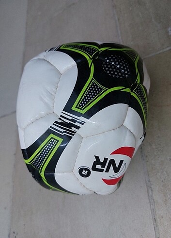 Beden FUTSAL TOPU NR ORJINAL VE SIFIR