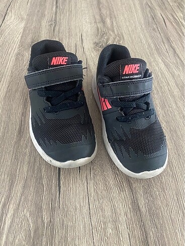 Nike kız çocuk spor ayakkabı 26 numara