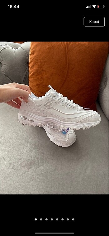 Skechers