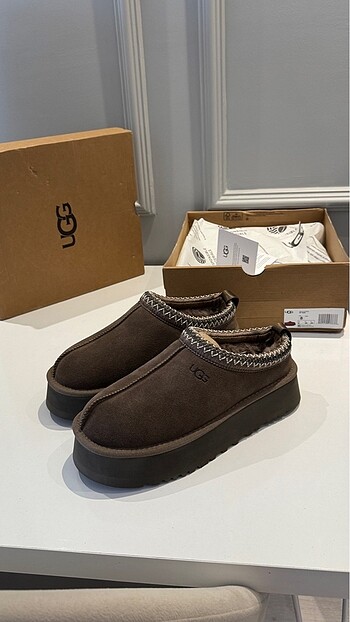 UGG TAZZ HICTORY
