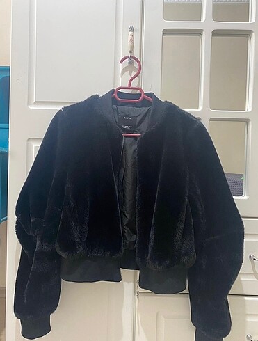 Bershka Peluş Mont