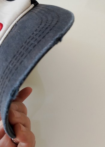 Beyaz ve Siyah Erkek Şapka - ONE Yazılı - Görsel 4