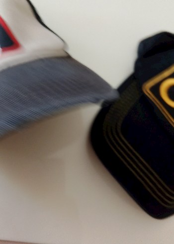 Beyaz ve Siyah Erkek Şapka - ONE Yazılı - Görsel 2