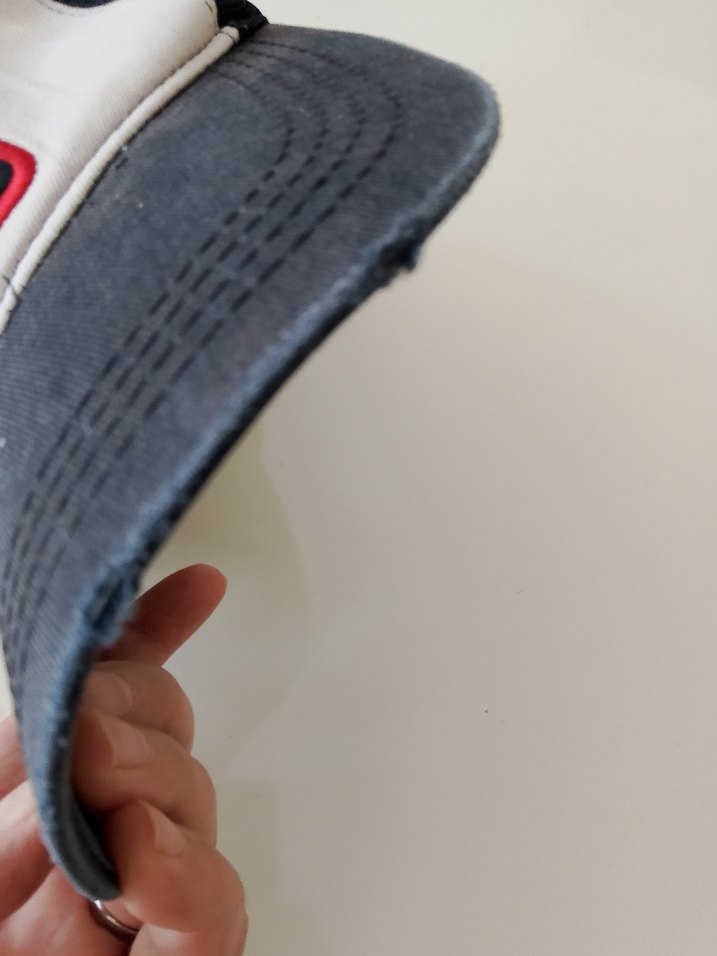 Beyaz ve Siyah Erkek Şapka - ONE Yazılı - Görsel 4