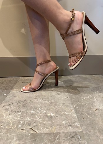 Giuseppe Zanotti Giuseppe Zanotti Deri topuklu ayakkabı