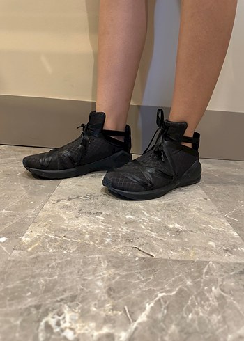 Orjinal Puma spor ayakkabısı
