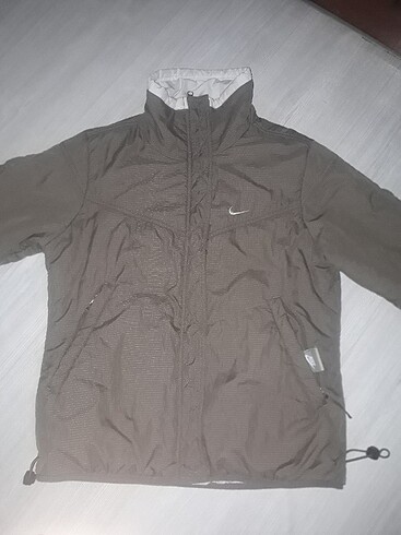 Nike mont