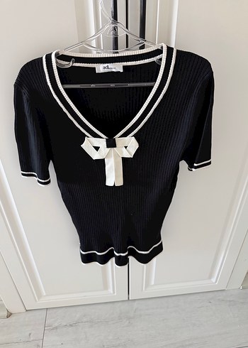 V Yaka Siyah Triko Kısa Kollu Kadın Kazak - Görsel 4
