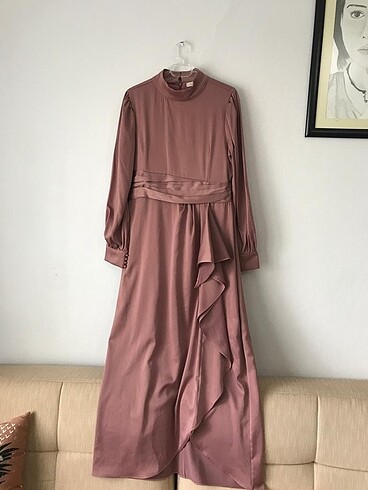 Gül kurusu fırfırlı abiye