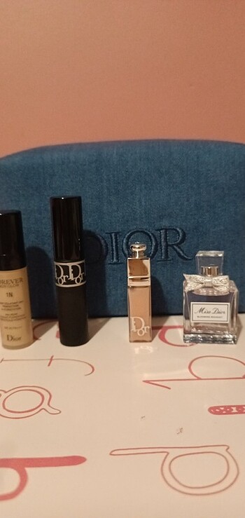 Dior makyaj çantası set