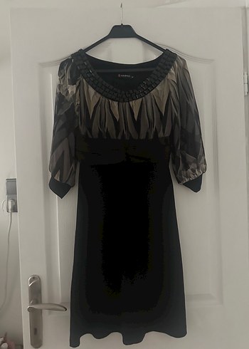 Boncuk Detaylı Desenli Siyah Midi Elbise - Görsel 3