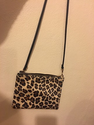 Leoparlı çanta
