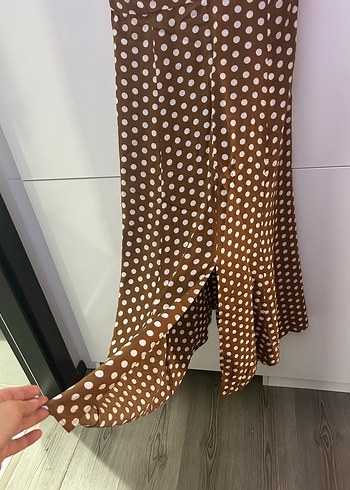 Kahverengi Puantiyeli Kalın Askılı Elbisesi - Görsel 7