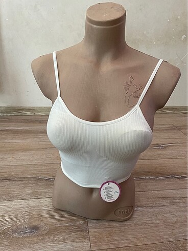 Düz krem rengi crop barelet