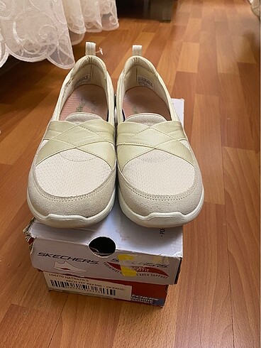 36,5 Beden Skechers arch fit ayakkabı