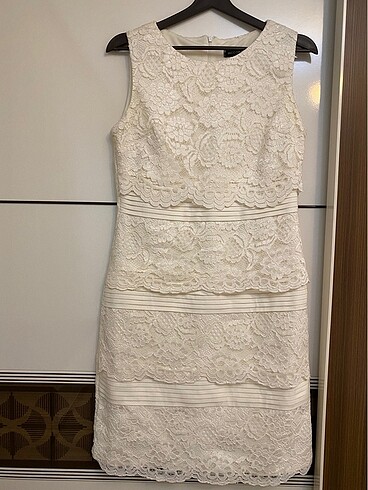 Accort dantel kırık beyaz elbise