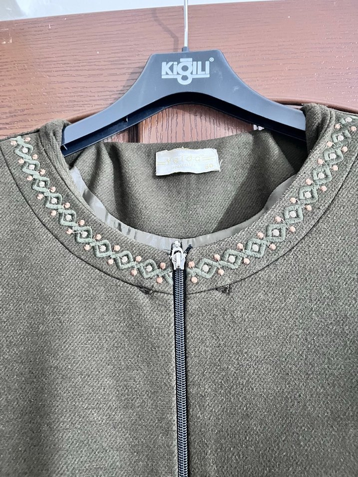 Nakış Detaylı Uzun haki Kadın Kaban - Görsel 2