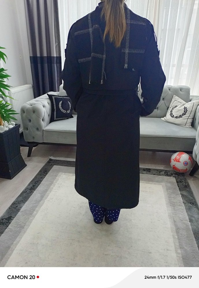 Kadın Siyah Kuşaklı Uzun Kaban - Görsel 5