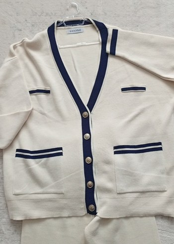 Düğmeli Beyaz Triko Kadın Takım Elbise - Görsel 2