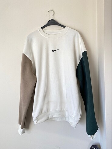 Unisex nike sweatshirt