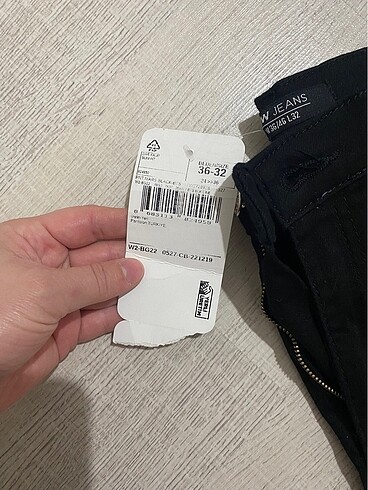 32 Beden siyah Renk Pantolon