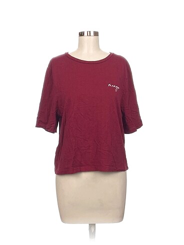Mango T-shirt %70 İndirimli.