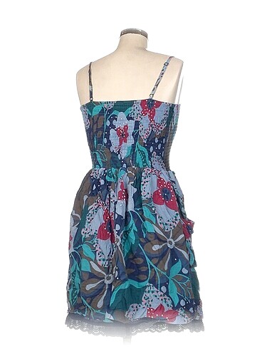 l Beden Batik Kısa Elbise %70 İndirimli.