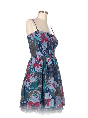 Batik Batik Kısa Elbise %70 İndirimli.