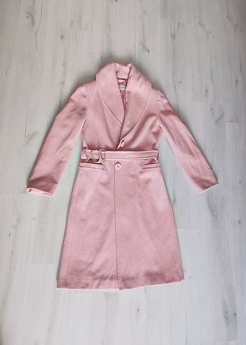 Pembe Kemerli Kadın Kaban