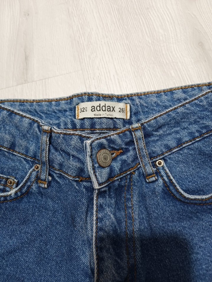 Kadın Mavi Bol Kesim Denim Mini Şort - Görsel 3