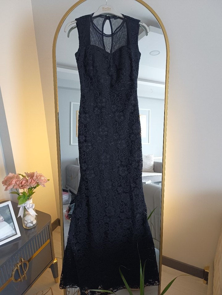 Dantel Detaylı Siyah Uzun Abiye Elbise - Görsel 3