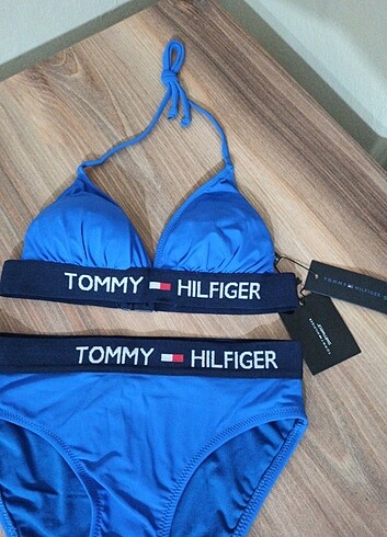 Tommy Hilfiger bikini takımı 