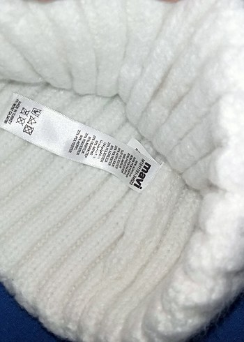 Beyaz Örgü Kadın Bere - Mavi - Görsel 3