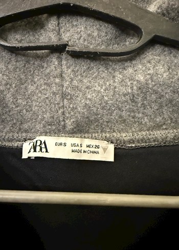 Zara Gri Kapüşonlu Fermuarlı Kısa Kadın Ceketi