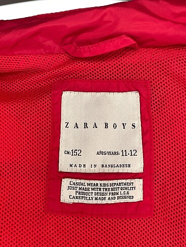 universal Beden kırmızı Renk Zara Yağmurluk %70 İndirimli.