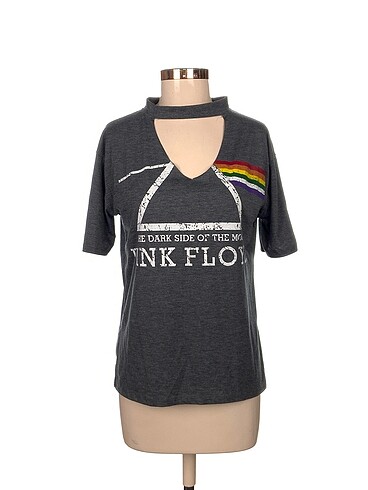 Diğer T-shirt %70 İndirimli.