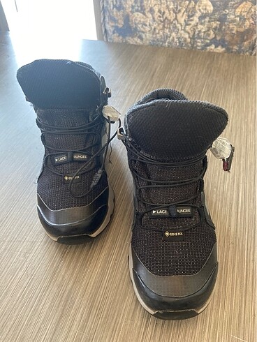 Adidas çocuk botu