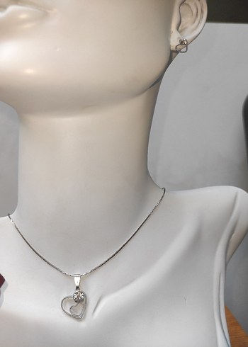 Beden gri Renk 3'lü Zirkon Taşlı Kalpli Küpe Kolye Ucu Set