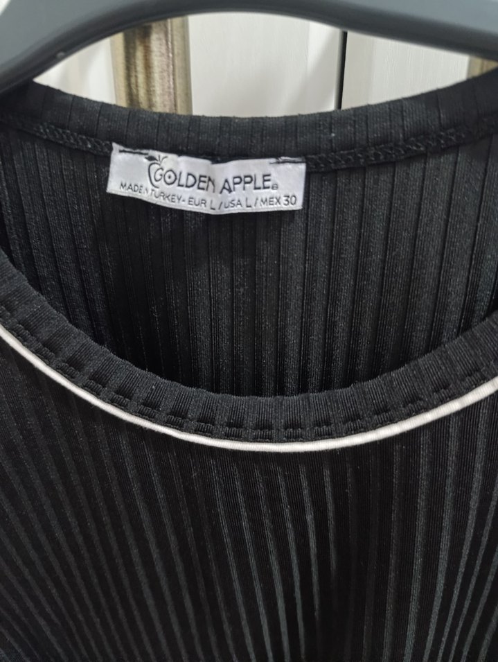 Kadın Siyah Piliseli Crop - Görsel 2