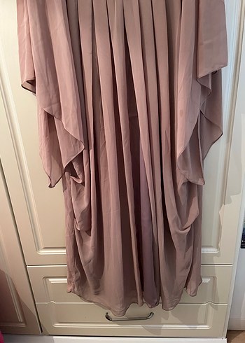 İşlemeli V Yaka Bej Uzun Elbise - Görsel 3